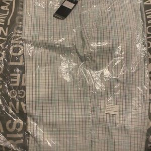 Men’s Loft8 plaid golf shorts. NWT